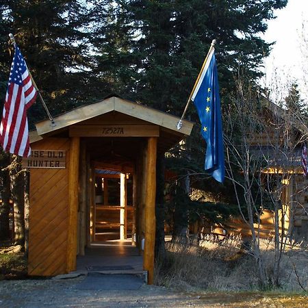 Wise Old Hunter Lodge Anchor Point Экстерьер фото